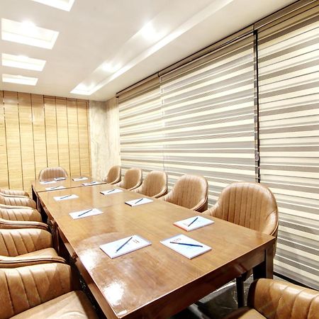 Hotel Krishna Plaza 'New Delhi' - By M S Hospitality Exteriör bild