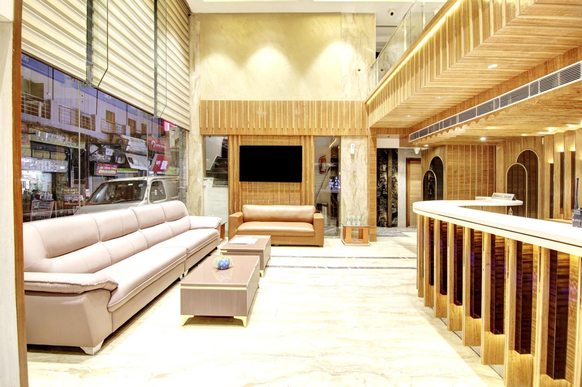 Hotel Krishna Plaza 'New Delhi' - By M S Hospitality Exteriör bild