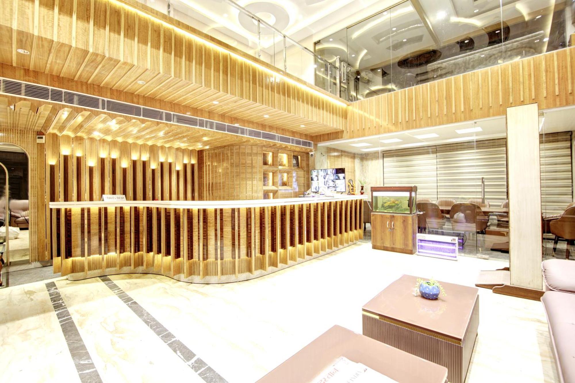 Hotel Krishna Plaza 'New Delhi' - By M S Hospitality Exteriör bild