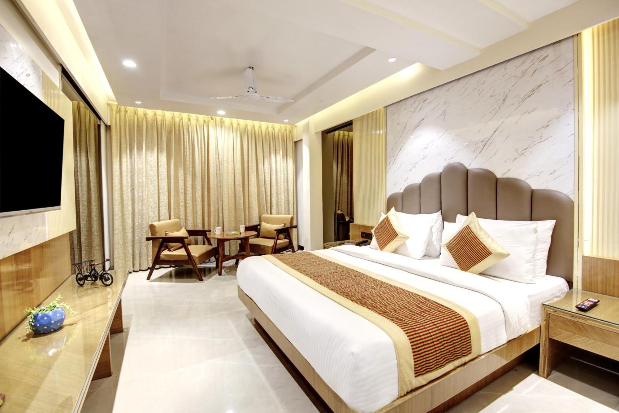 Hotel Krishna Plaza 'New Delhi' - By M S Hospitality Exteriör bild