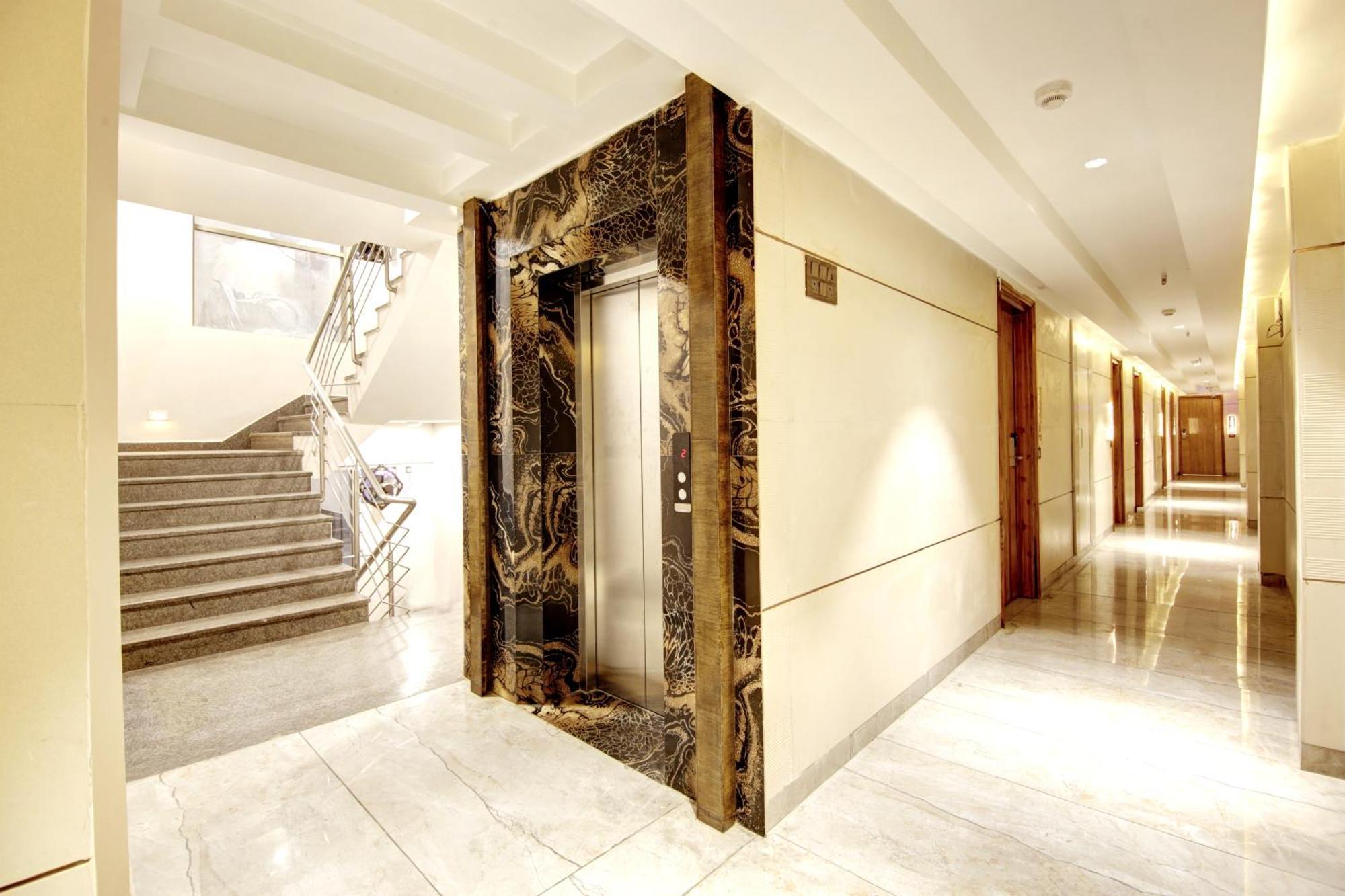 Hotel Krishna Plaza 'New Delhi' - By M S Hospitality Exteriör bild