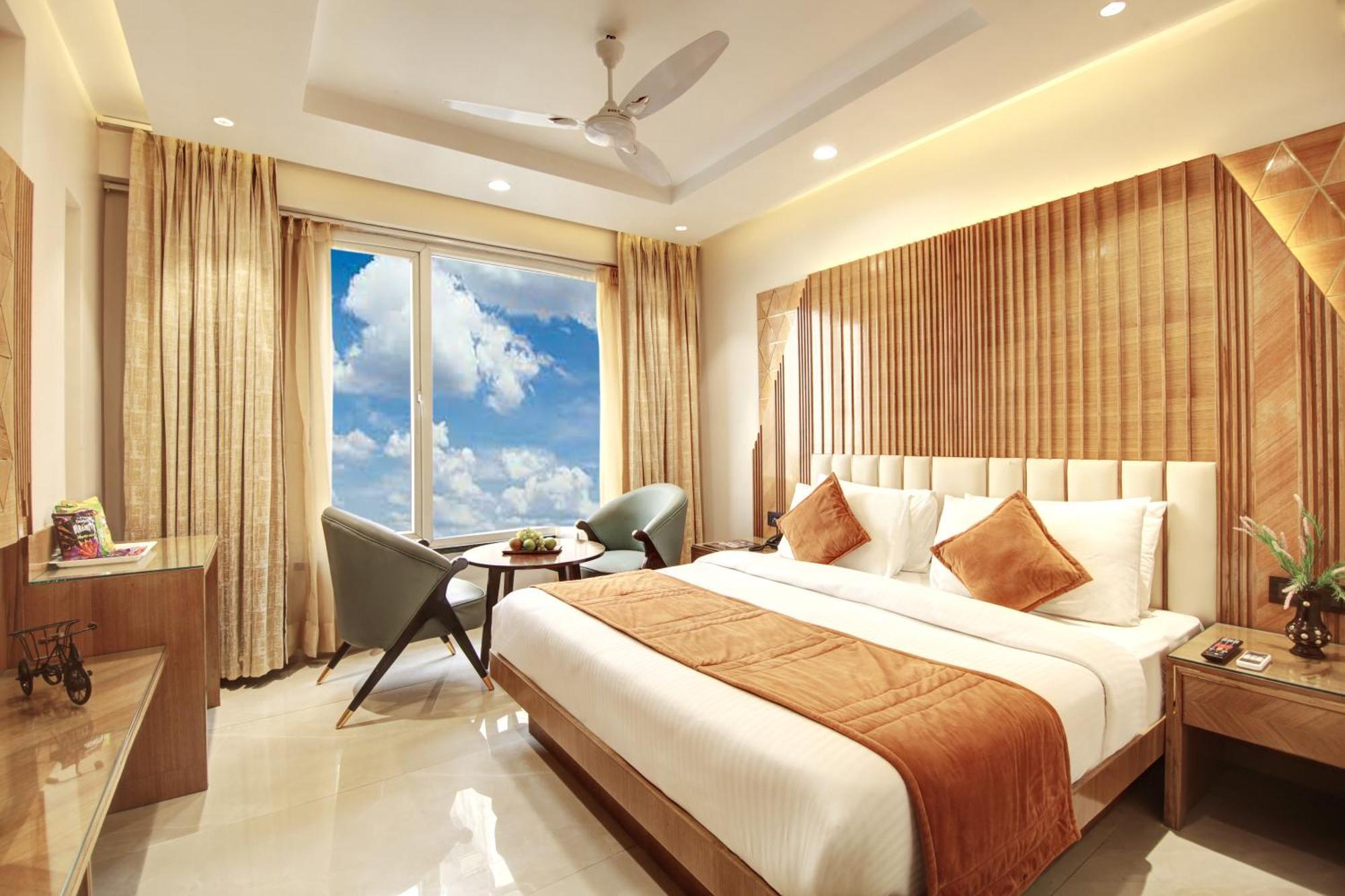 Hotel Krishna Plaza 'New Delhi' - By M S Hospitality Exteriör bild