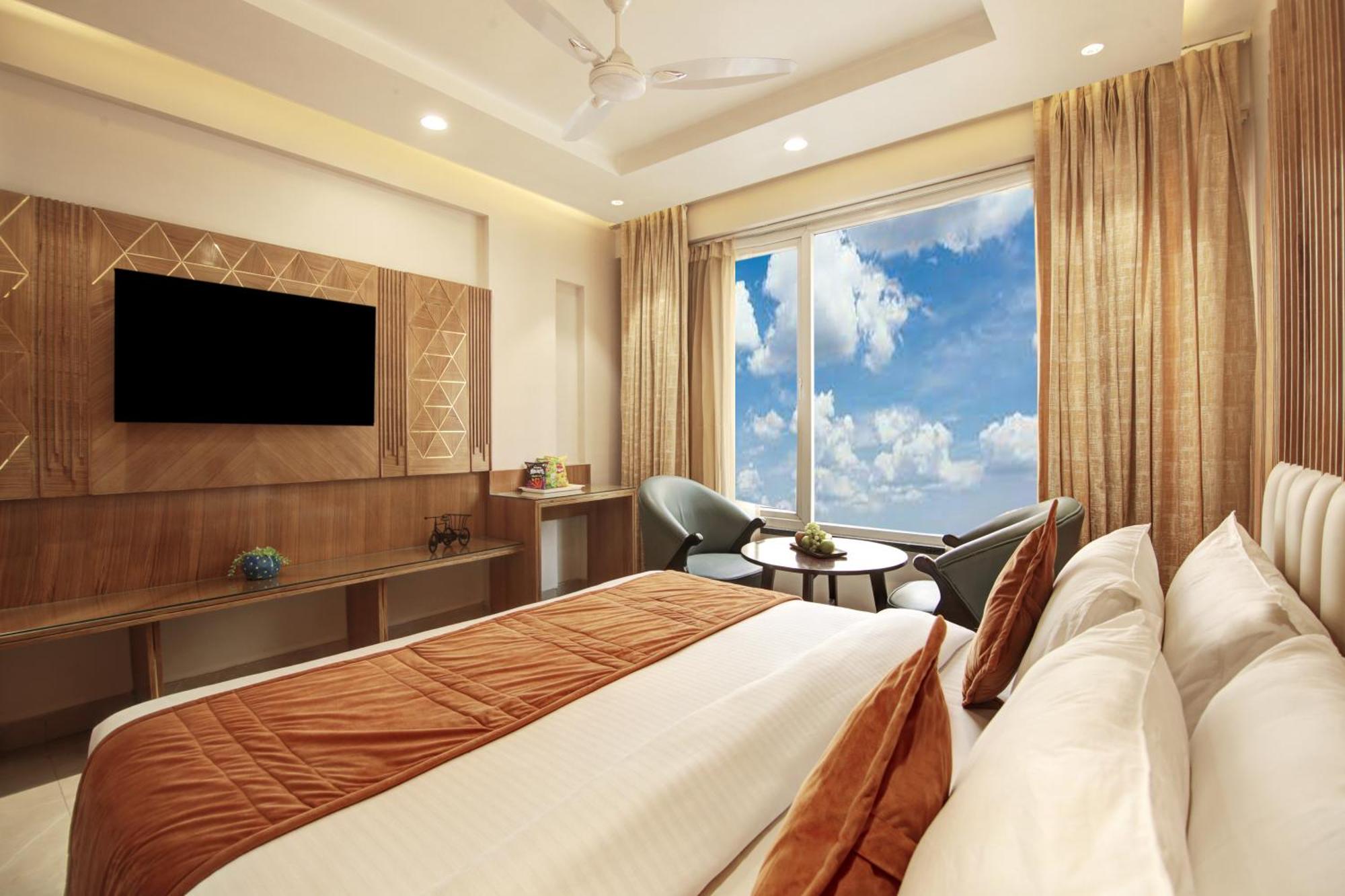 Hotel Krishna Plaza 'New Delhi' - By M S Hospitality Exteriör bild