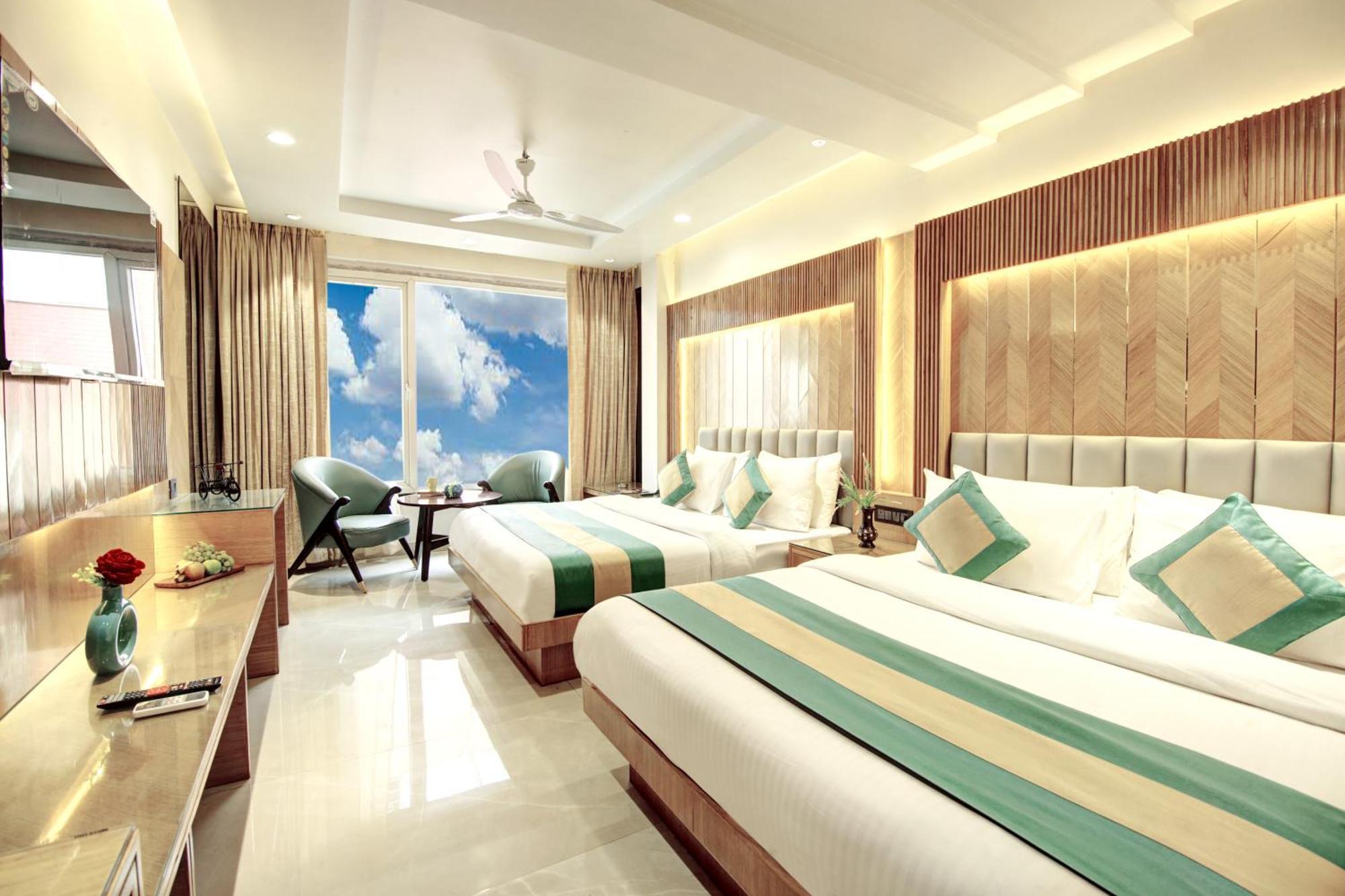 Hotel Krishna Plaza 'New Delhi' - By M S Hospitality Exteriör bild
