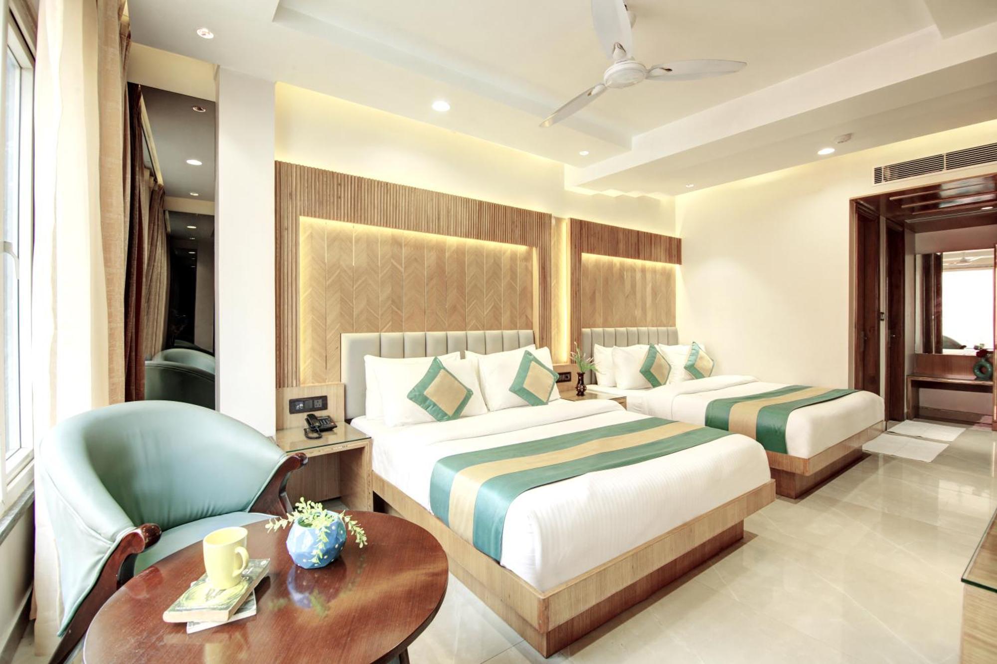 Hotel Krishna Plaza 'New Delhi' - By M S Hospitality Exteriör bild