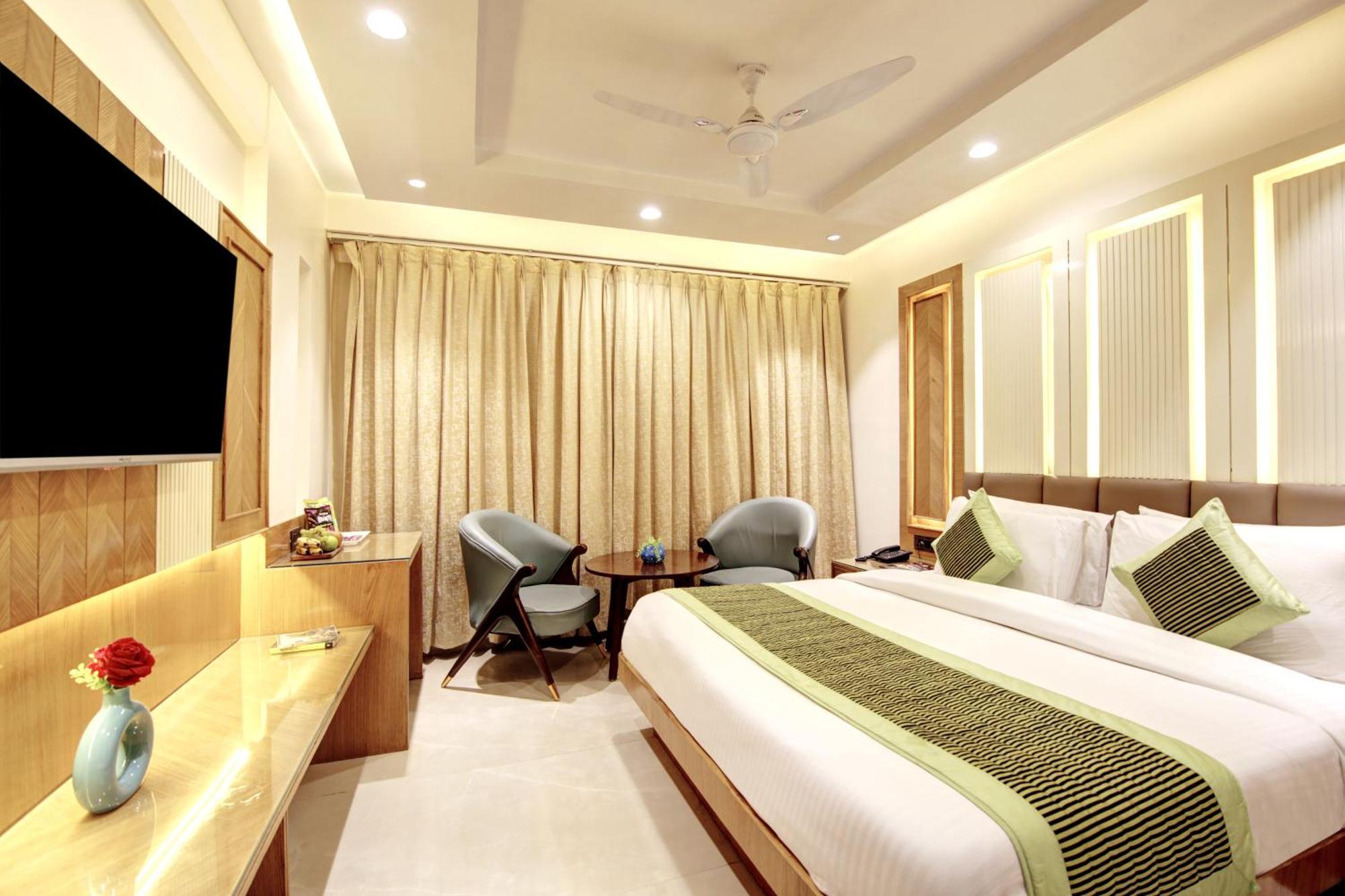 Hotel Krishna Plaza 'New Delhi' - By M S Hospitality Exteriör bild