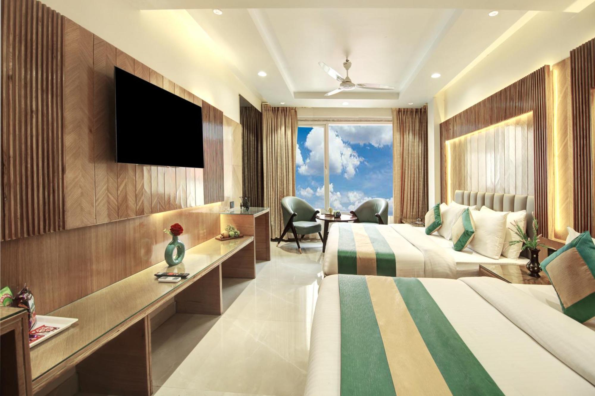Hotel Krishna Plaza 'New Delhi' - By M S Hospitality Exteriör bild