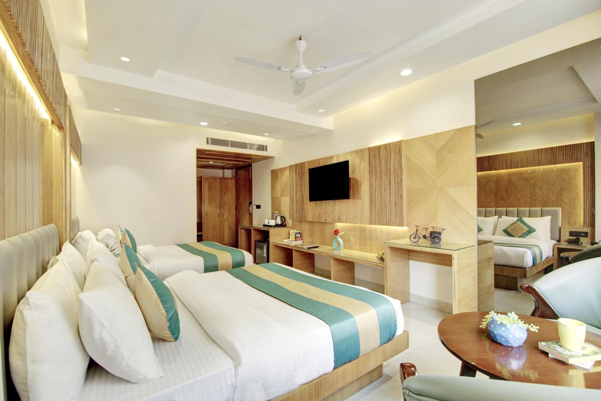 Hotel Krishna Plaza 'New Delhi' - By M S Hospitality Exteriör bild