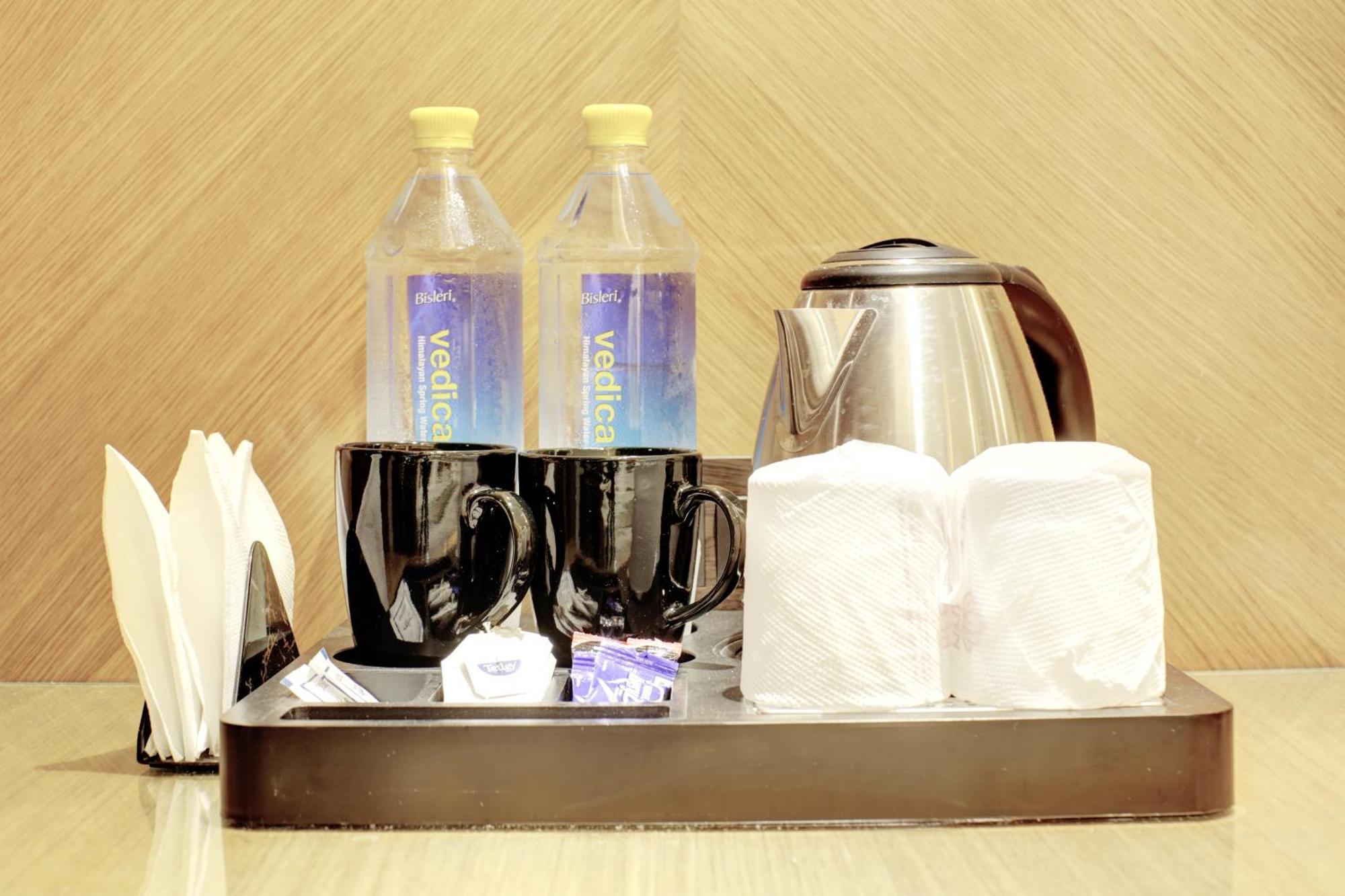Hotel Krishna Plaza 'New Delhi' - By M S Hospitality Exteriör bild