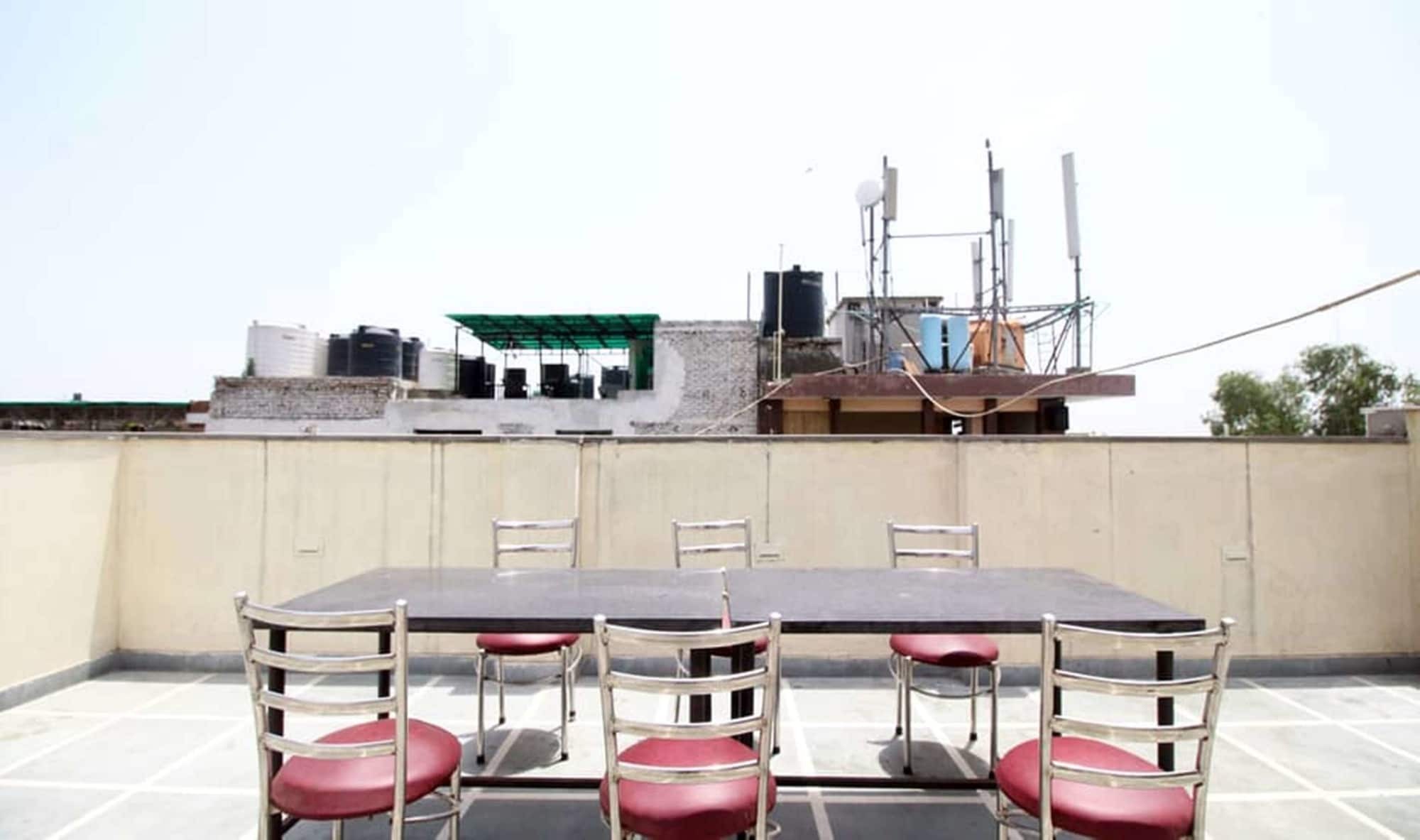 Hotel Krishna Plaza 'New Delhi' - By M S Hospitality Exteriör bild